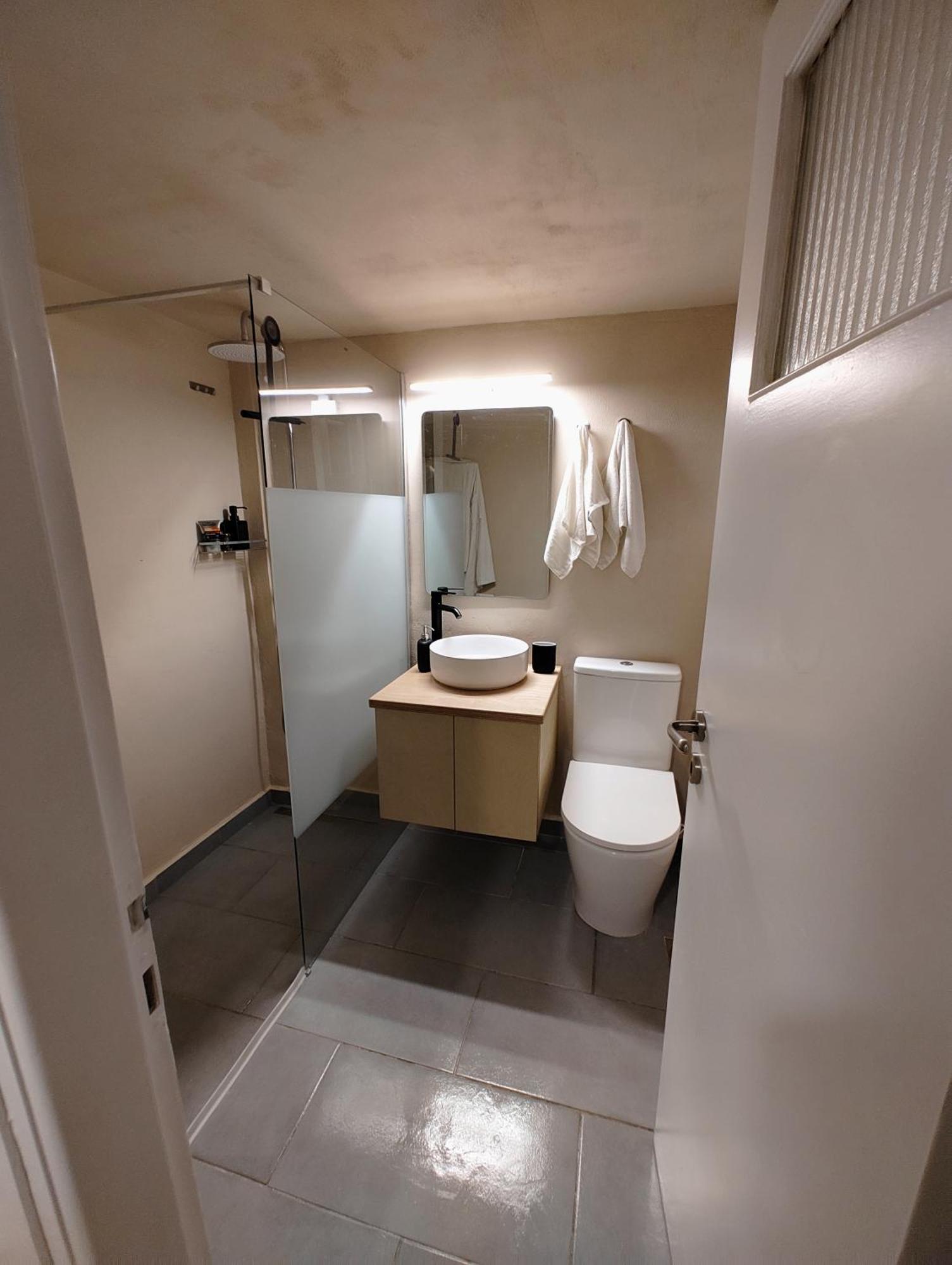 Thisio Apartment *
